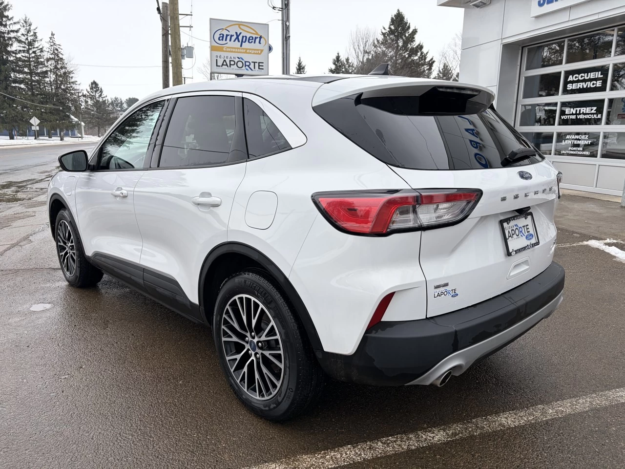 2021 Ford Escape SE PHEV, CARPLAY ANDROID AUTO, 60 KM AUTONOMIE, SIEGES/VOLANT CHAUFFANT https://www.st-norbertford.com/resize/b990ff35b810a3abc0cc817b2ca24889-1