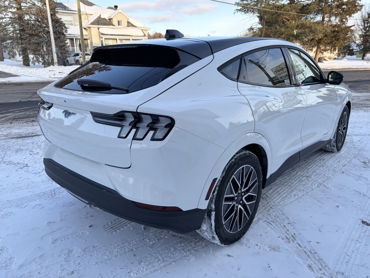 2025 Ford Mustang Mach-E PREMIUM EXTENDED BATTERY TOIT PANORAMIQUE https://www.st-norbertford.com/resize/b990ff35b810a3abc0cc817b2ca24889-1
