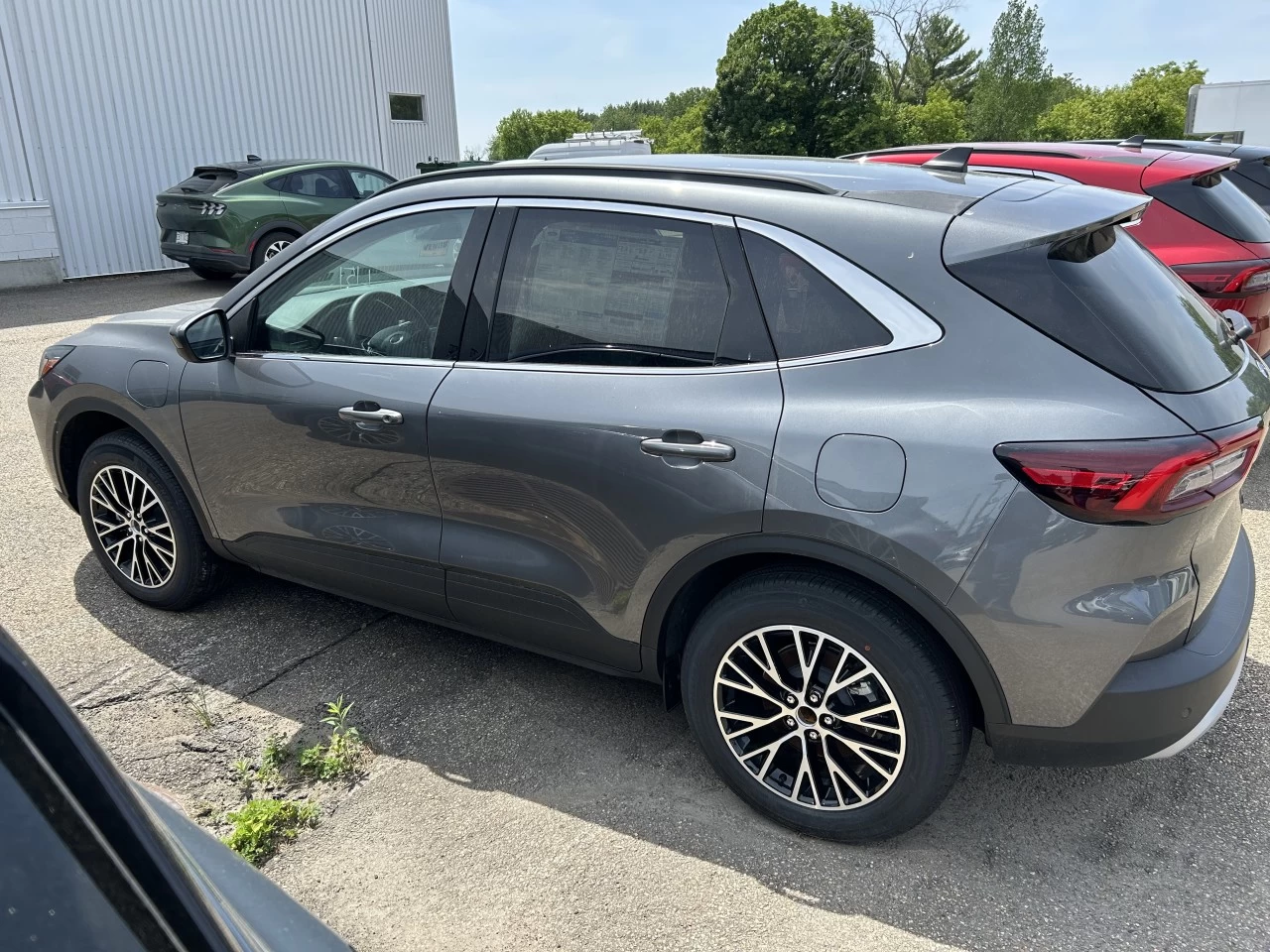 2025 Ford Escape PHEV FWD https://www.st-norbertford.com/resize/b990ff35b810a3abc0cc817b2ca24889-1