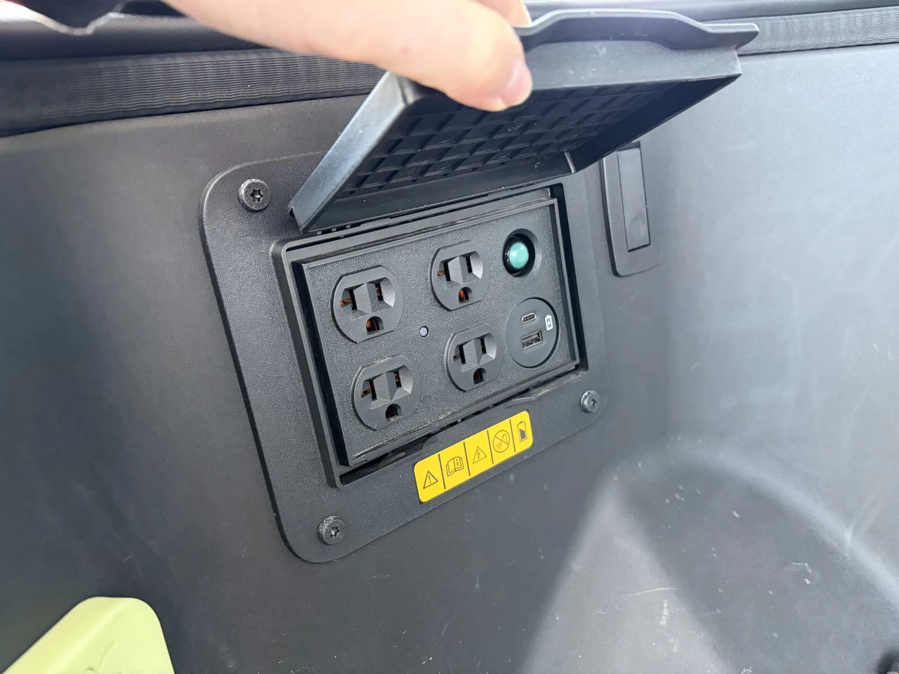 2023 Ford F-150 Lightning XLT Extended Range 131 KWH https://www.st-norbertford.com/resize/b990ff35b810a3abc0cc817b2ca24889-1