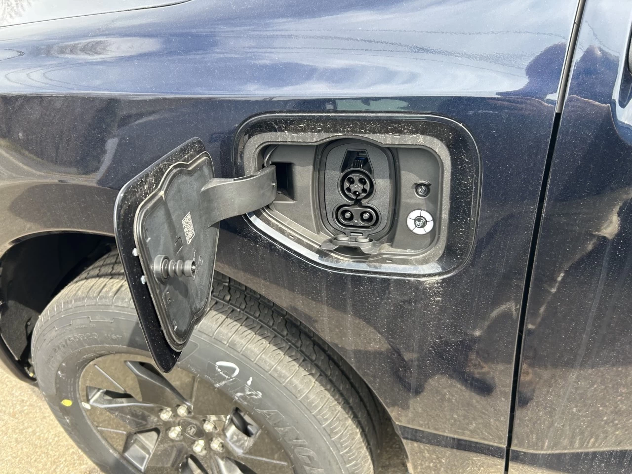 2024 Ford F-150 Lightning XLT https://www.st-norbertford.com/resize/b990ff35b810a3abc0cc817b2ca24889-1