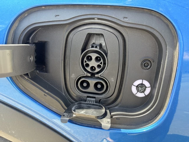 Ford Mustang Mach-E SELECT SIÈGES AVANT CHAUFFANT TAPIS RECHARGE SANS FIL 2025
