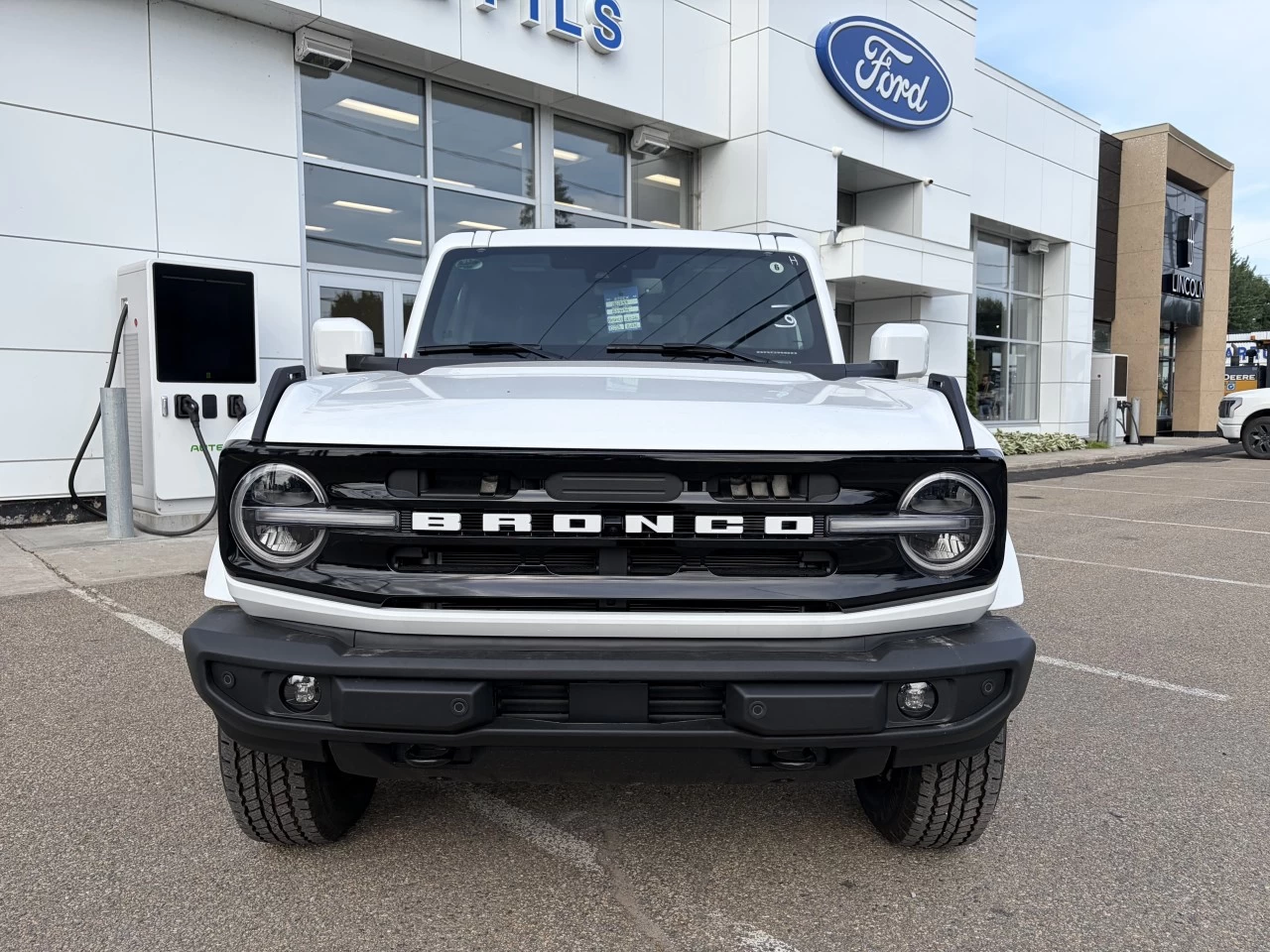2026 Ford Bronco Outer Banks https://www.st-norbertford.com/resize/b990ff35b810a3abc0cc817b2ca24889-1