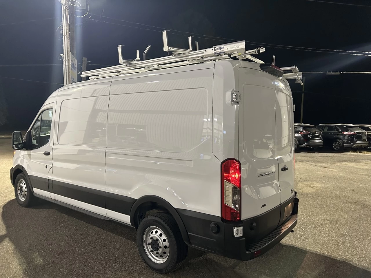 2024 Ford Transit fourgon utilitaire Transit 250 AWD toit moyen empattement long 148 Main Image