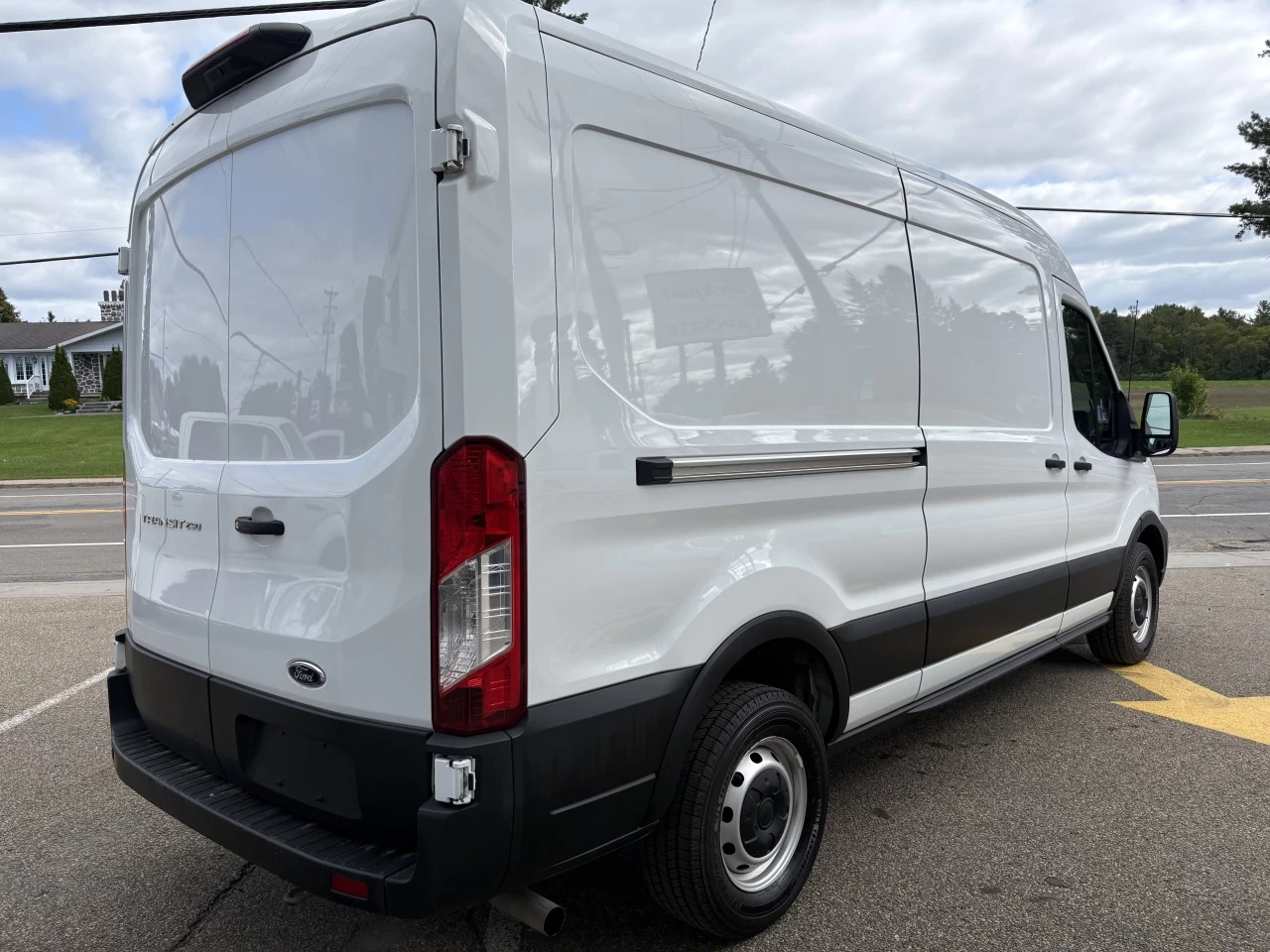 2021 Ford Transit fourgon utilitaire T-250 Med Rf 9070 GVWR RWD Image principale