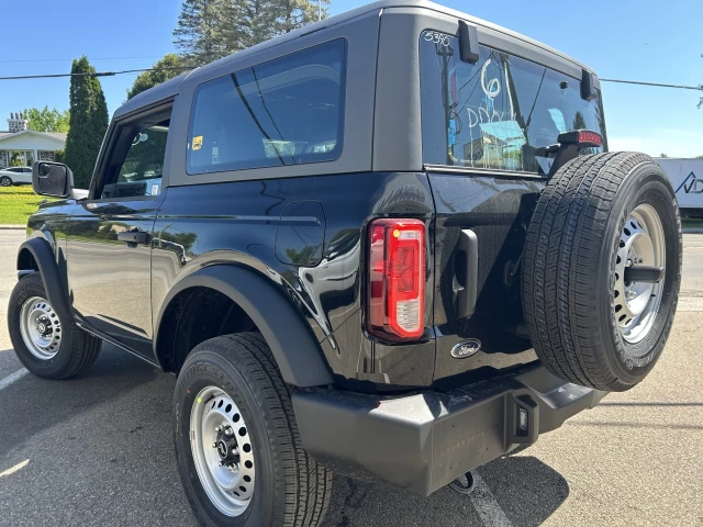 Ford Bronco Base 2025