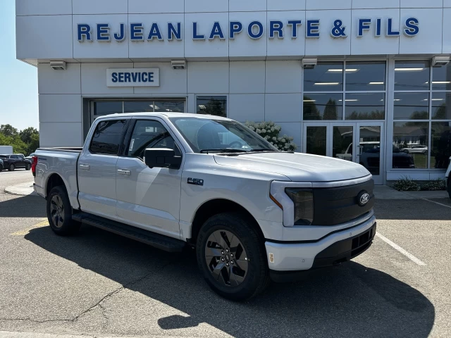 Ford F-150 Lightning FLASH 4X4 2025