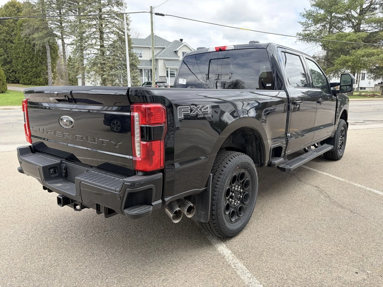 2026 Ford Super Duty F-250 SRW LARIAT Main Image