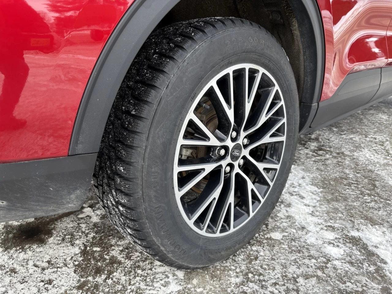 2023 Ford Escape PHEV https://www.st-norbertford.com/resize/b990ff35b810a3abc0cc817b2ca24889-1