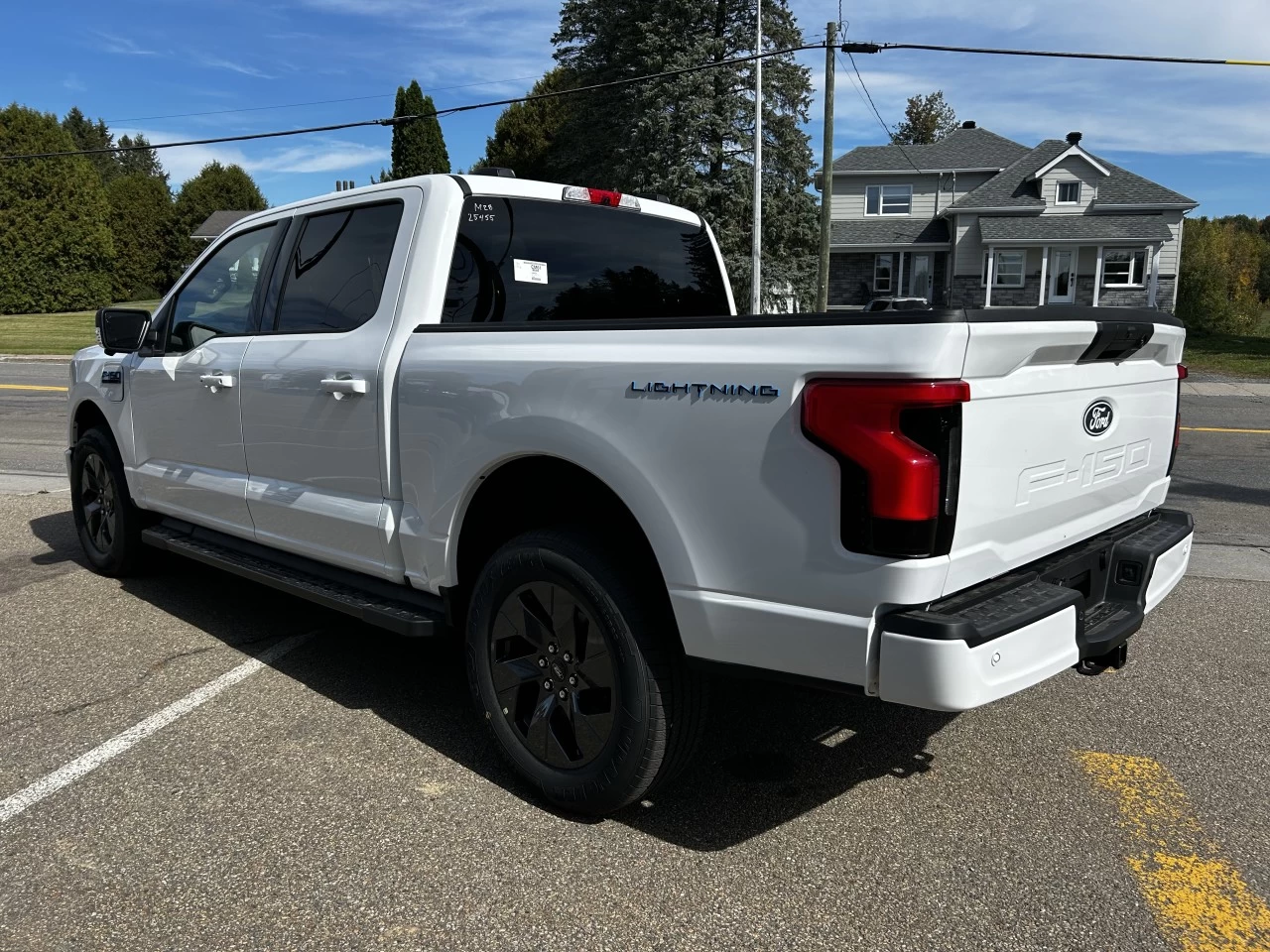 2025 Ford F-150 Lightning FLASH https://www.st-norbertford.com/resize/b990ff35b810a3abc0cc817b2ca24889-1