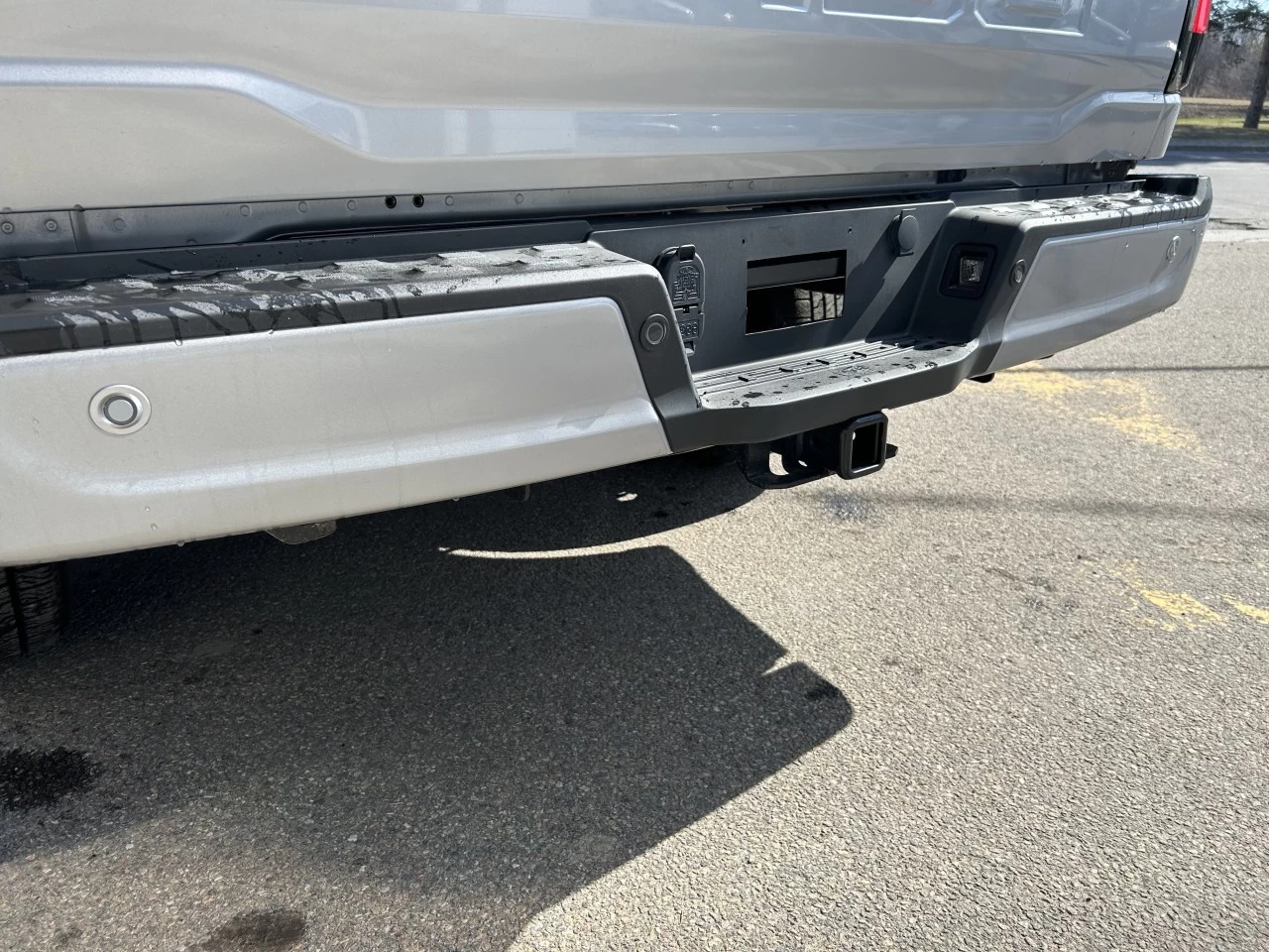 2025 Ford F-150 Lightning FLASH https://www.st-norbertford.com/resize/b990ff35b810a3abc0cc817b2ca24889-1