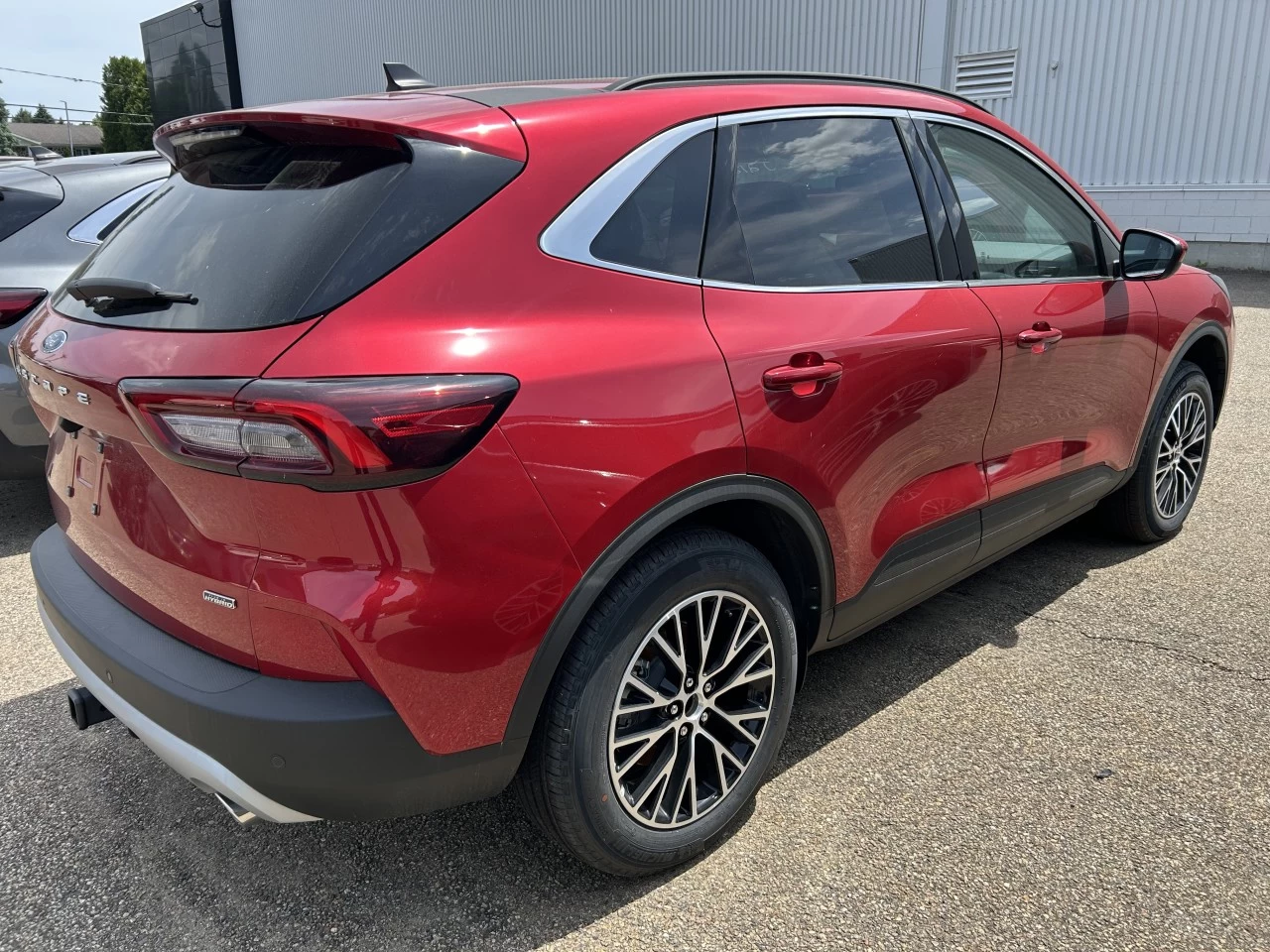 2025 Ford Escape PHEV FWD https://www.st-norbertford.com/resize/b990ff35b810a3abc0cc817b2ca24889-1