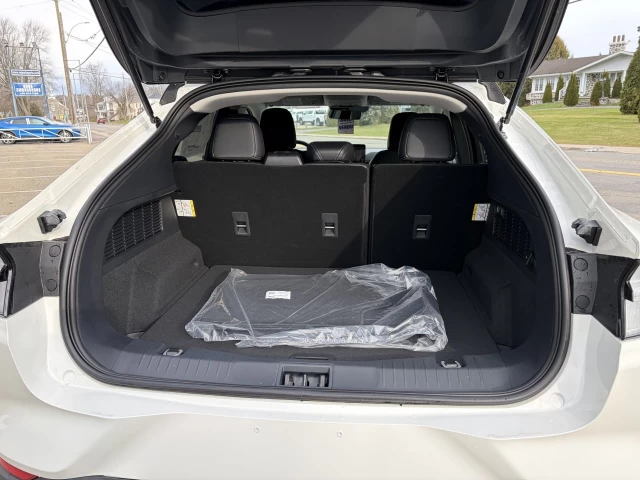 Ford Mustang Mach-E SELECT AWD 2025