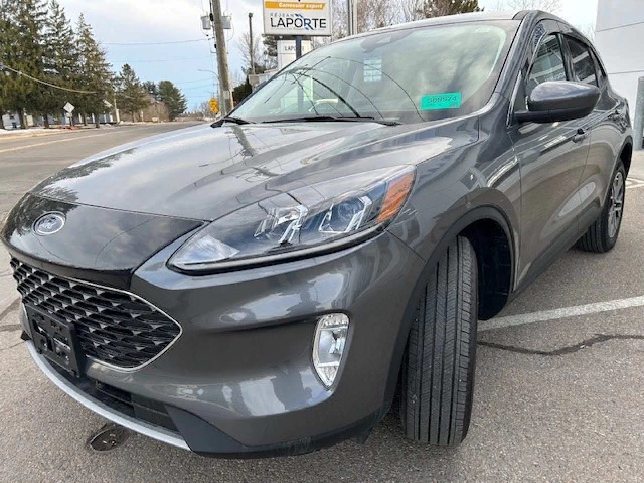 2022 Ford Escape SEL AWD Main Image