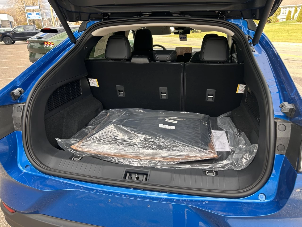 2025 Ford Mustang Mach-E PREMIUM AWD Main Image