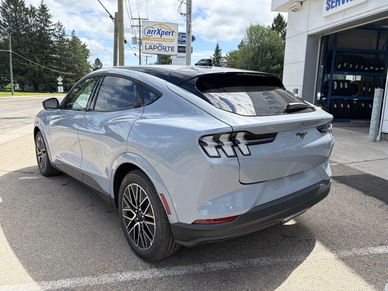 2026 Ford Mustang Mach-E PREMIUM https://www.st-norbertford.com/resize/b990ff35b810a3abc0cc817b2ca24889-1