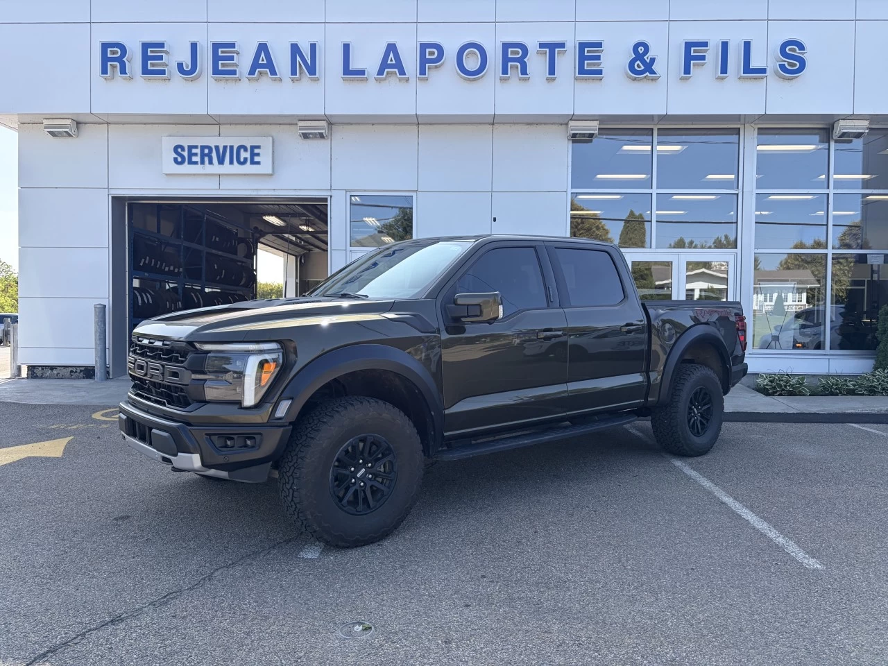 2024 Ford F-150 RAPTOR V6 ECOBOOST 4X4 SUPERCREW 801A TOIT OUVRANT https://www.st-norbertford.com/resize/b990ff35b810a3abc0cc817b2ca24889-1