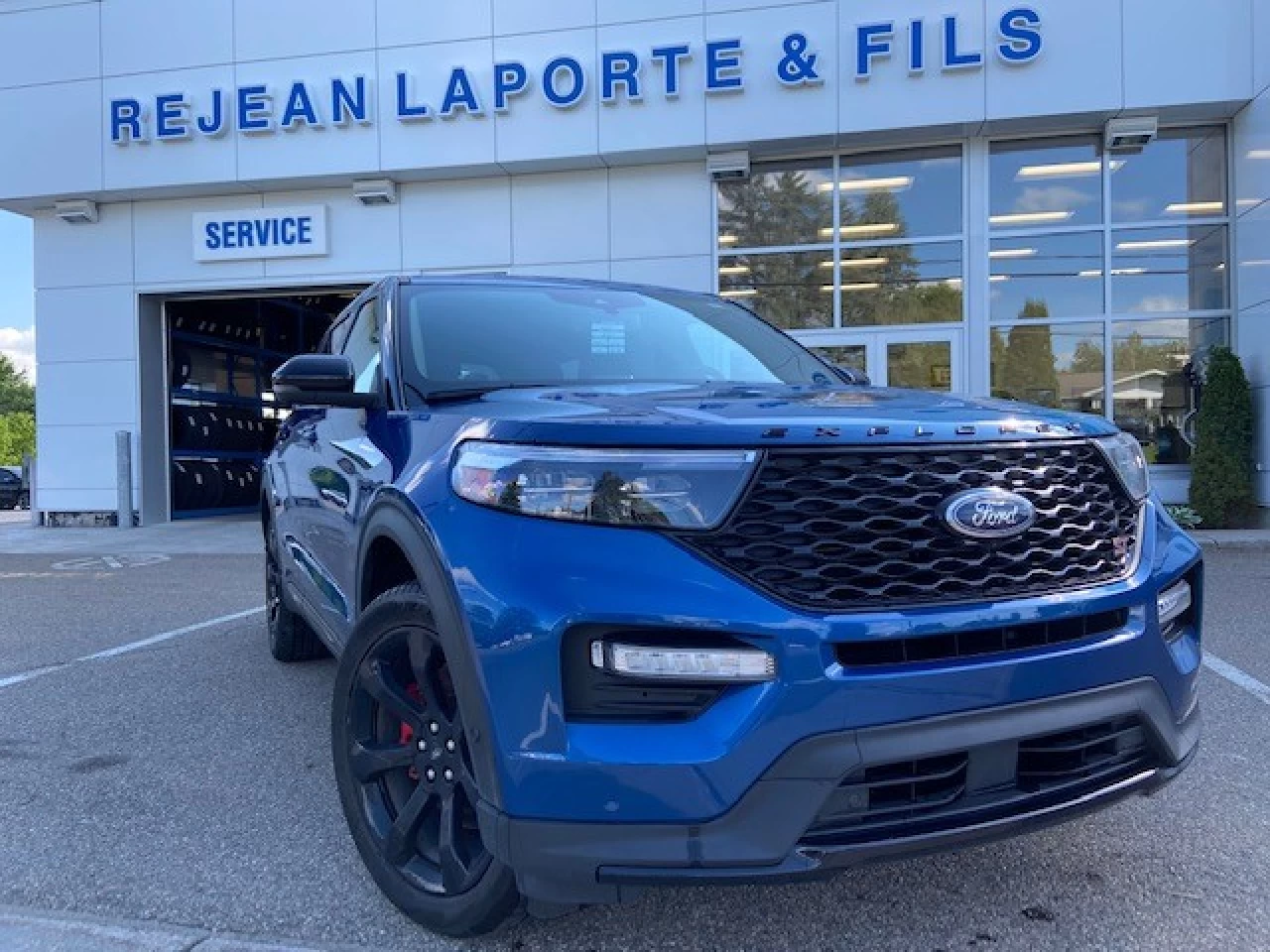 2021 Ford Explorer ST Main Image