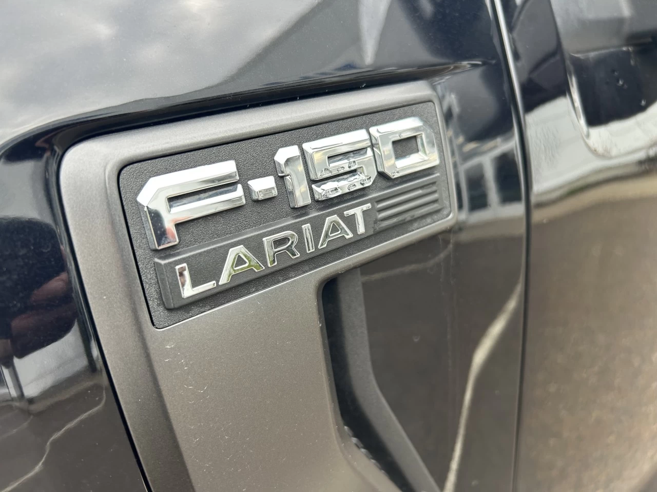 2022 Ford F-150 LARIAT Image principale