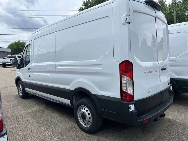 Ford Transit fourgon utilitaire T-250 148" Med Rf 9070 GVWR RWD 2025