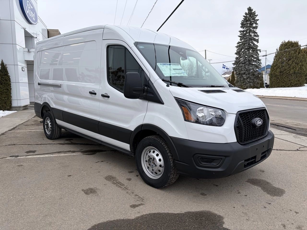 2026 Ford Transit-250 T-250 148" Med Rf 9070 GVWR AWD https://www.st-norbertford.com/resize/b990ff35b810a3abc0cc817b2ca24889-1