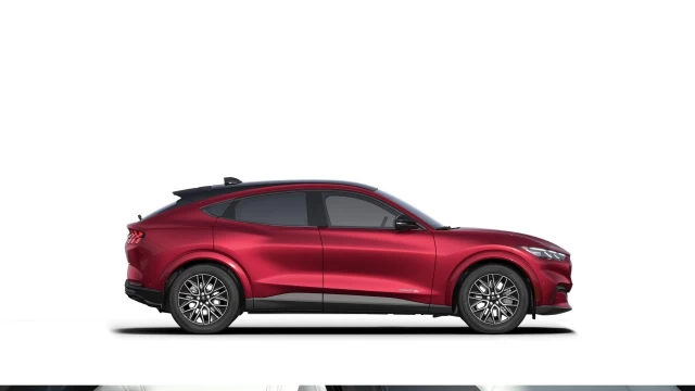 Ford Mustang Mach-E PREMIUM AWD 2025