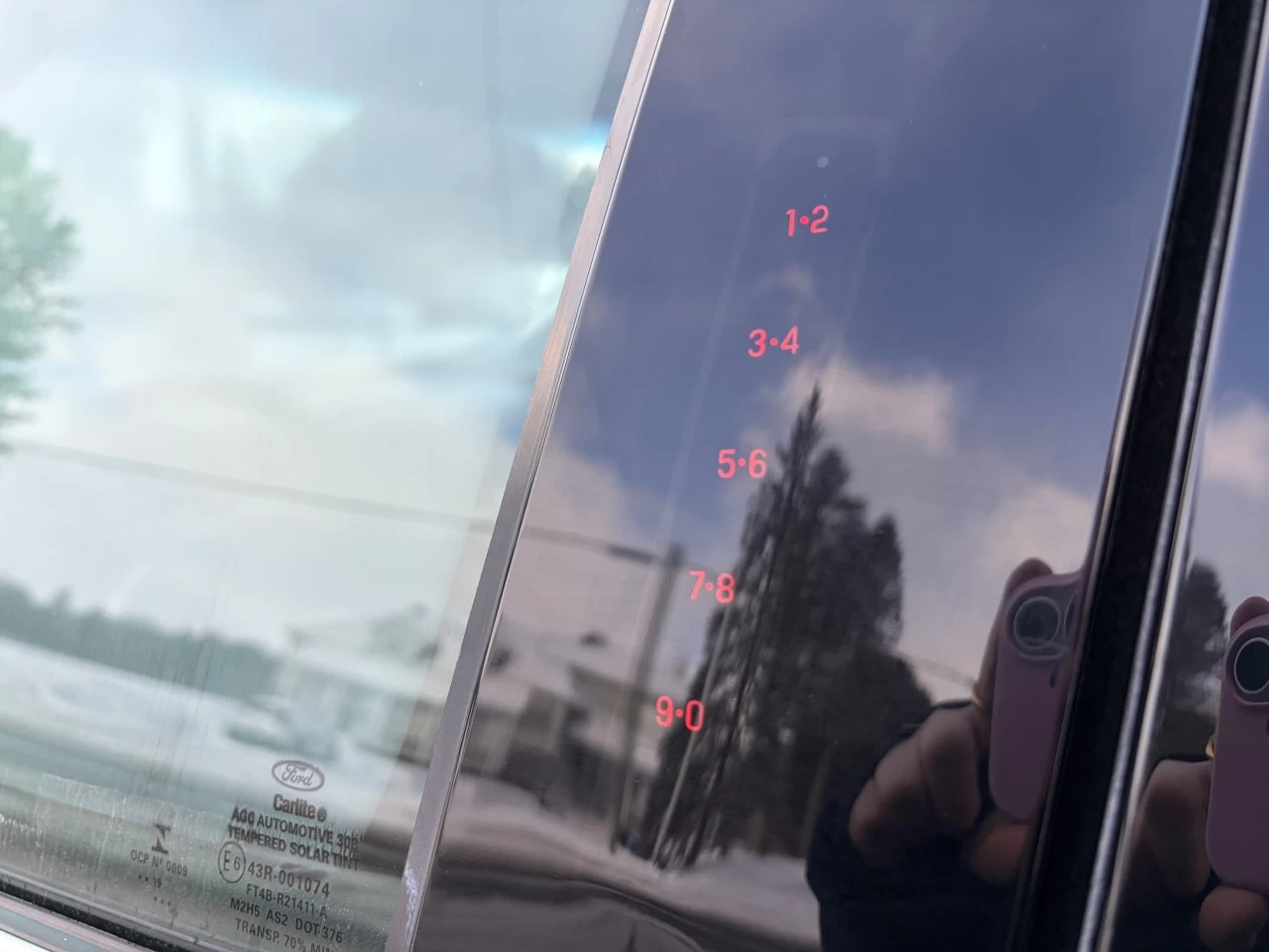 2019 Ford Edge SEL https://www.st-norbertford.com/resize/b990ff35b810a3abc0cc817b2ca24889-1