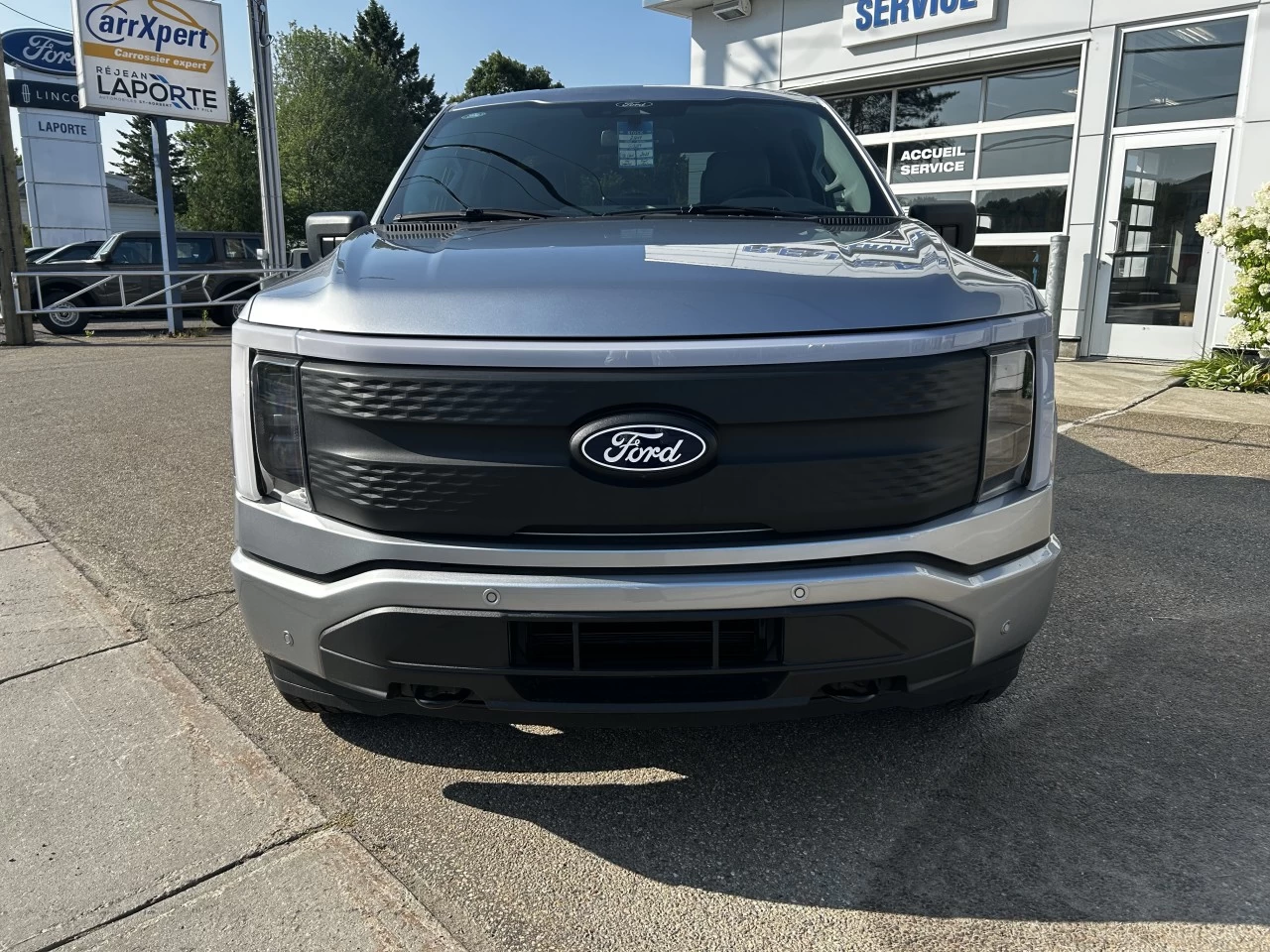 2025 Ford F-150 Lightning FLASH https://www.st-norbertford.com/resize/b990ff35b810a3abc0cc817b2ca24889-1