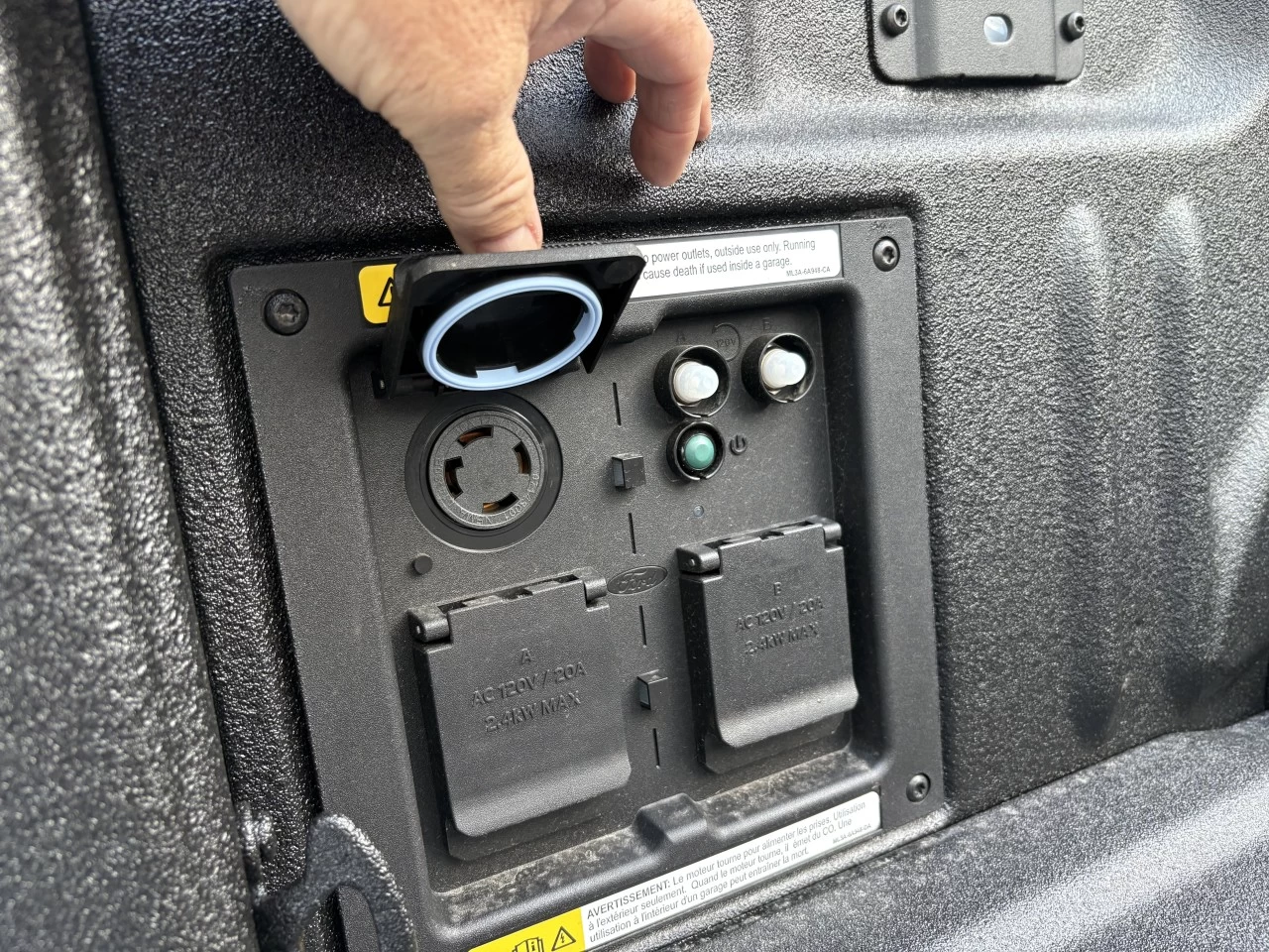 2026 Ford F-150 LARIAT Main Image