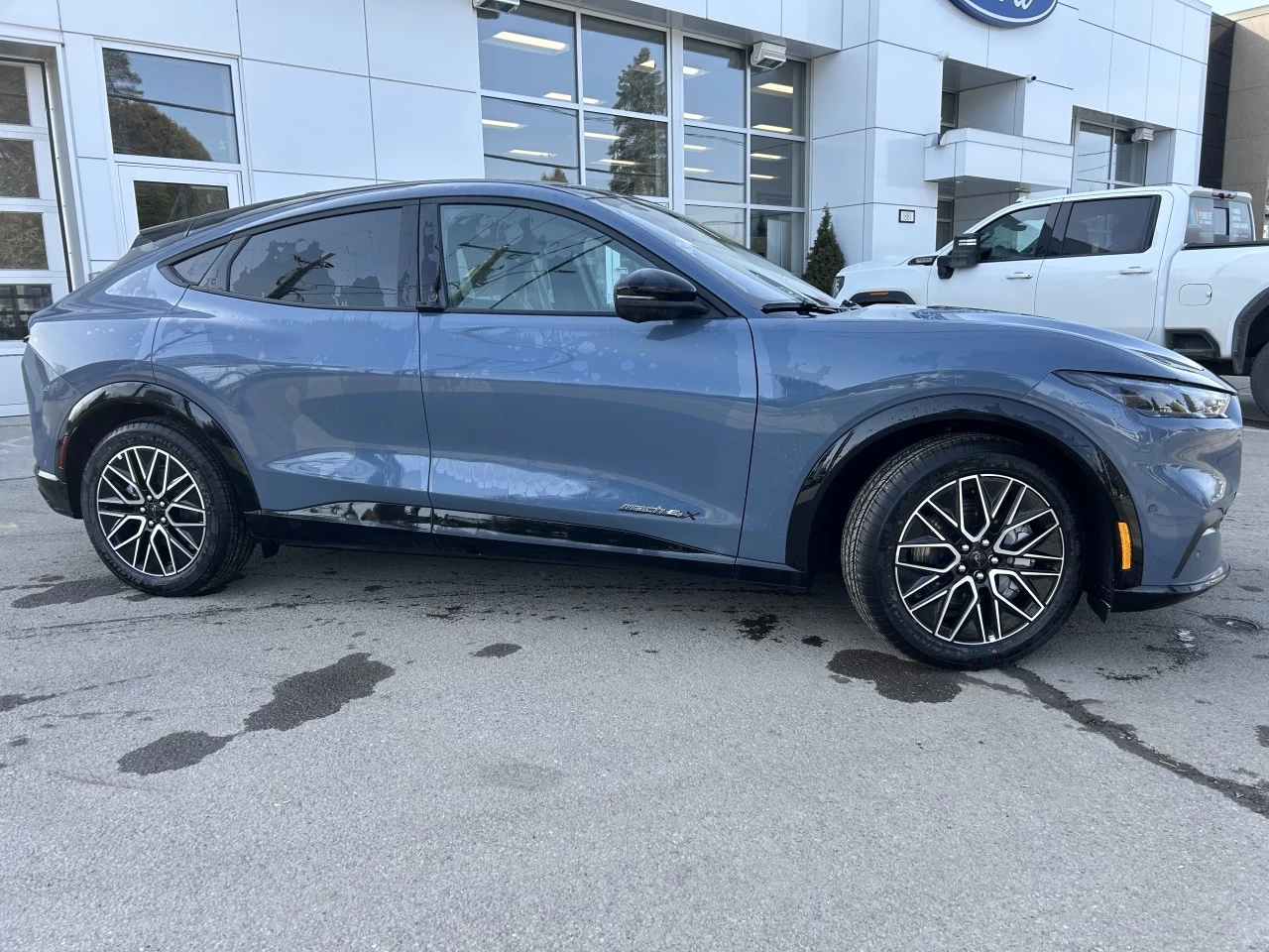 2024 Ford Mustang Mach-E PREMIUM X AWD https://www.st-norbertford.com/resize/b990ff35b810a3abc0cc817b2ca24889-1