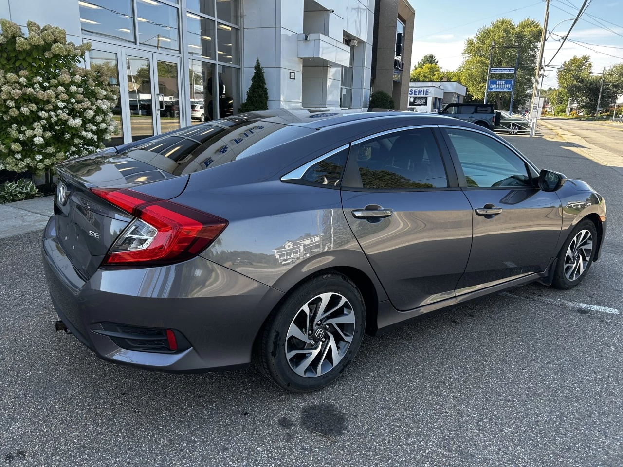 2018 Honda Civic SE Main Image