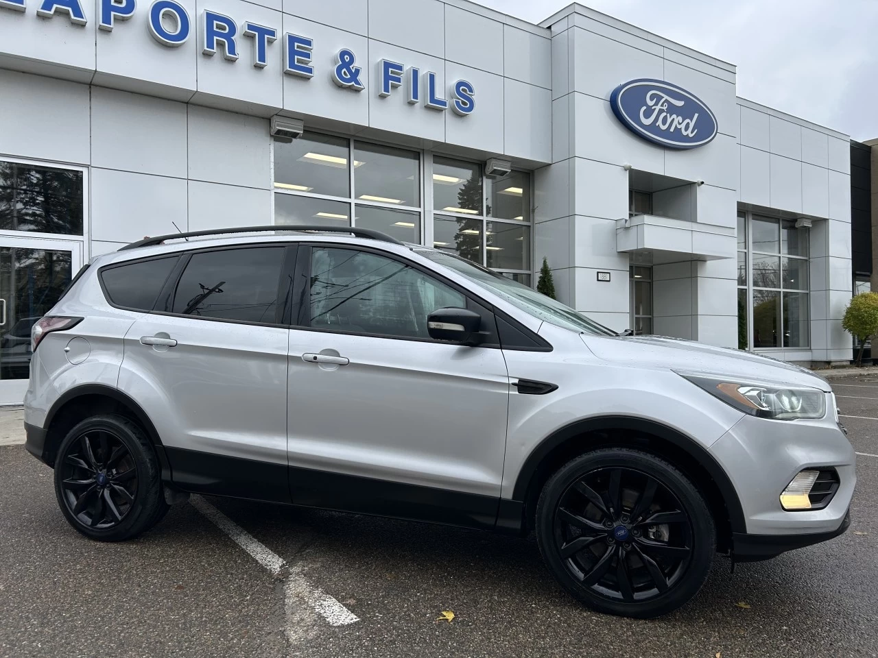 2017 Ford Escape Titanium Image principale