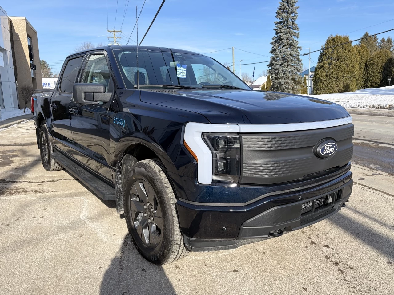 2025 Ford F-150 Lightning FLASH 312A BATTERIE LONGUE DURÉE ENSEMBLE REMORQUAGE MAX https://www.st-norbertford.com/resize/b990ff35b810a3abc0cc817b2ca24889-1