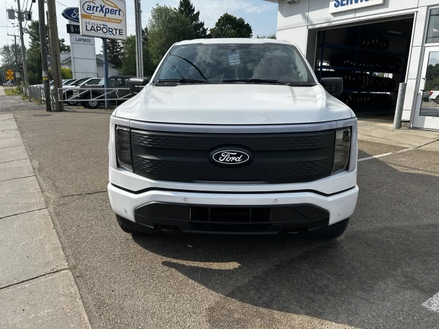 Ford F-150 Lightning FLASH 2025