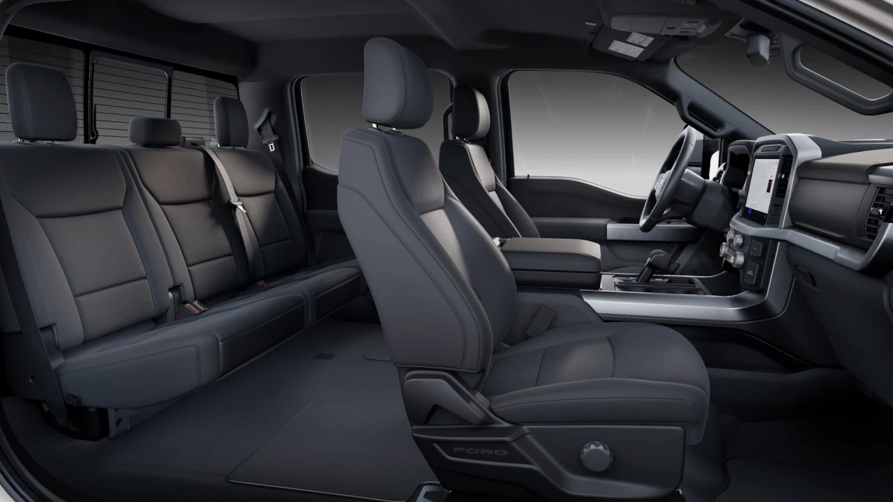 2025 Ford F-150 XLT Main Image