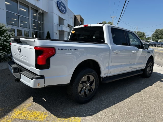 Ford F-150 Lightning FLASH 4X4 2025