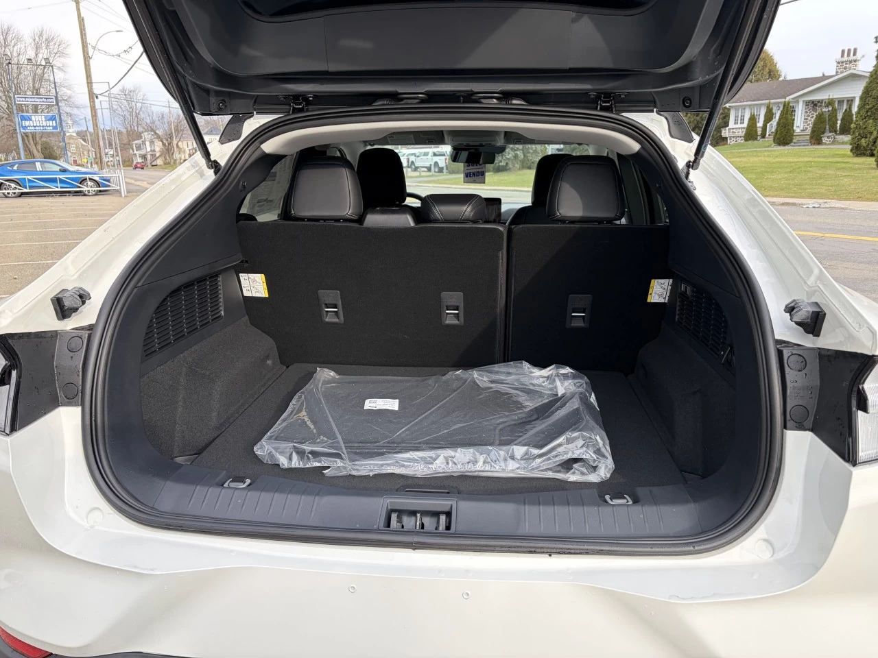 2025 Ford Mustang Mach-E SELECT AWD https://www.st-norbertford.com/resize/b990ff35b810a3abc0cc817b2ca24889-1