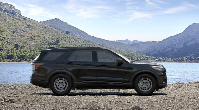 Ford Explorer Active 2025