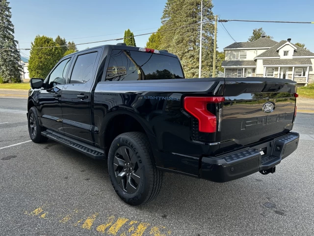 Ford F-150 Lightning FLASH 4X4 2025