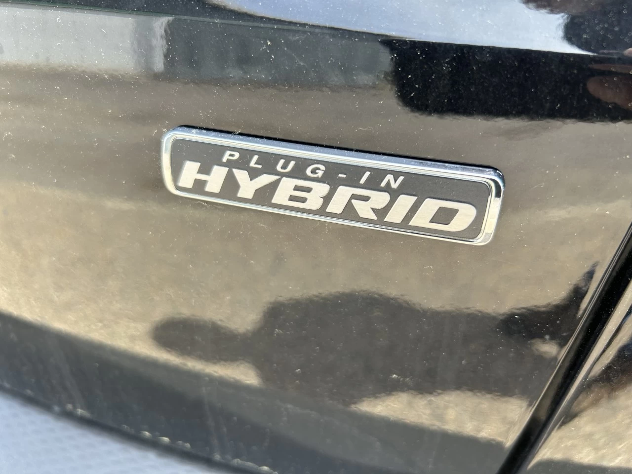 2025 Ford Escape PHEV https://www.st-norbertford.com/resize/b990ff35b810a3abc0cc817b2ca24889-1