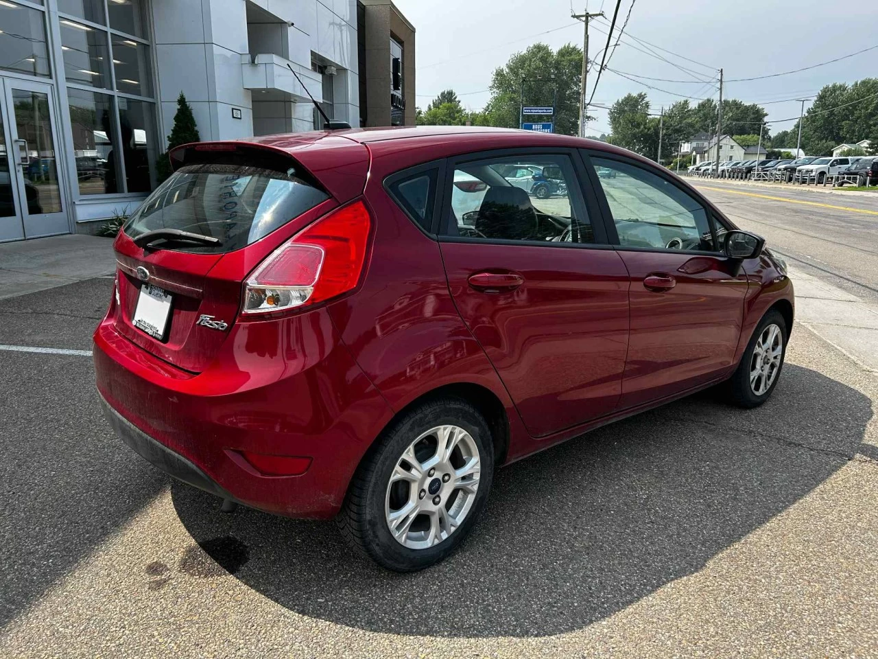 2015 Ford Fiesta SE Image principale