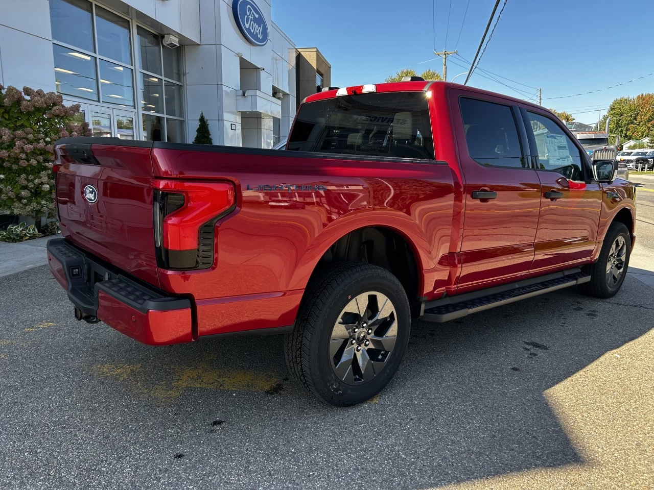 2024 Ford F-150 Lightning XLT https://www.st-norbertford.com/resize/b990ff35b810a3abc0cc817b2ca24889-1