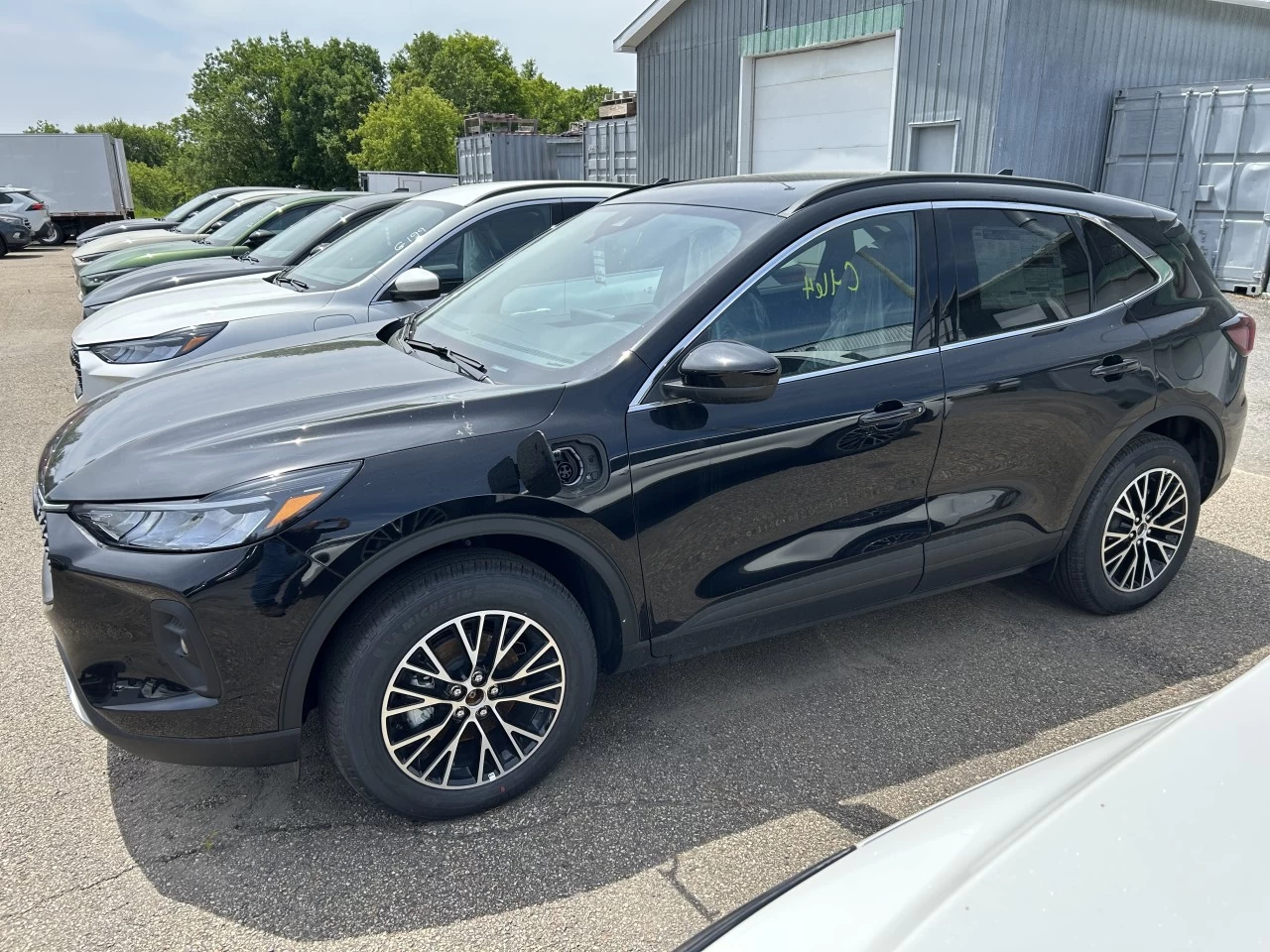 2025 Ford Escape PHEV https://www.st-norbertford.com/resize/b990ff35b810a3abc0cc817b2ca24889-1