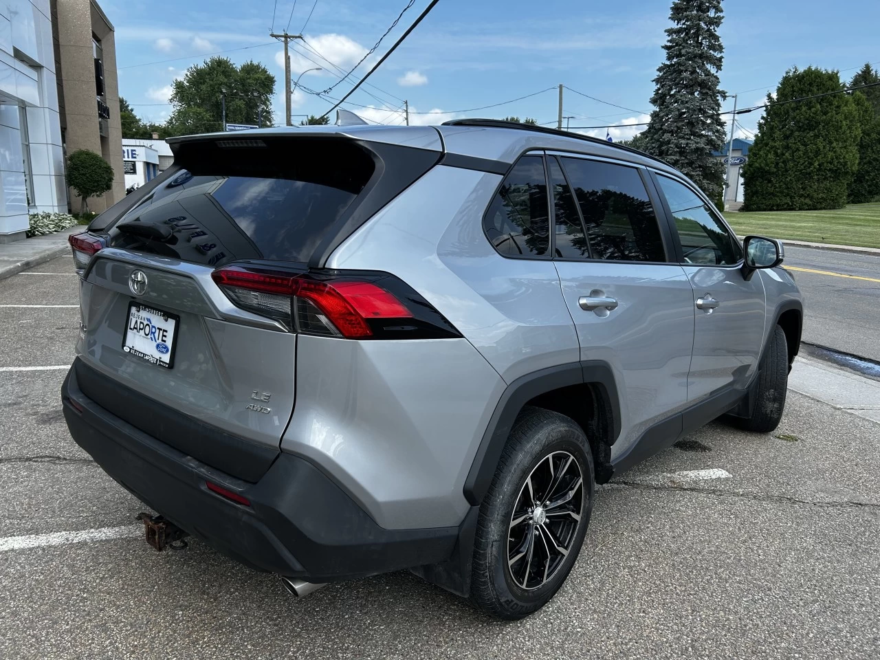 2020 Toyota RAV4 LE Main Image