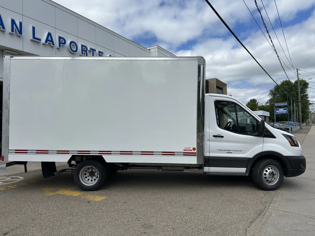 2024 Ford Transit-350 HD T-350 RWD 9950 GVWR DRW Image principale