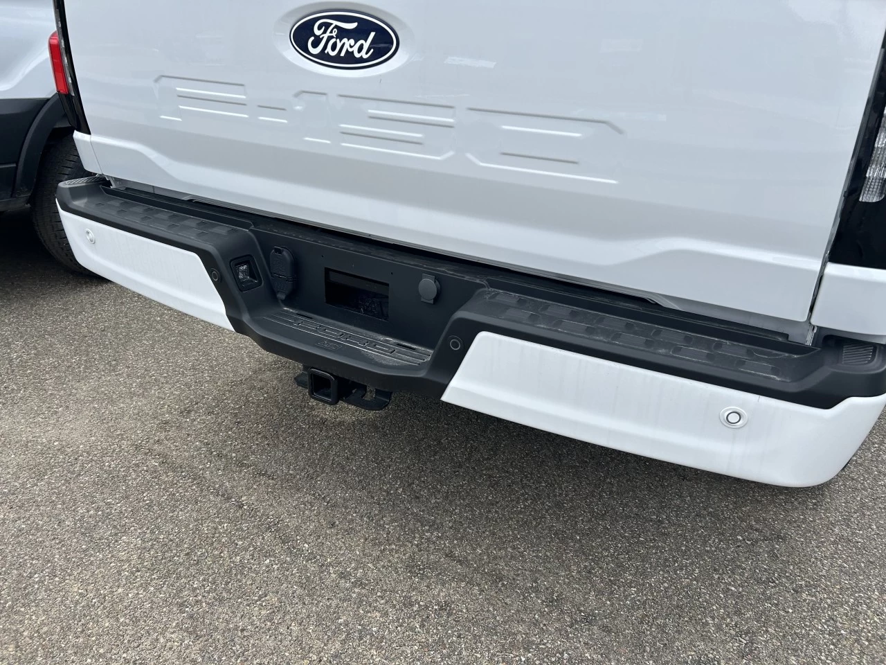 2024 Ford F-150 Lightning XLT 4x4 https://www.st-norbertford.com/resize/b990ff35b810a3abc0cc817b2ca24889-1