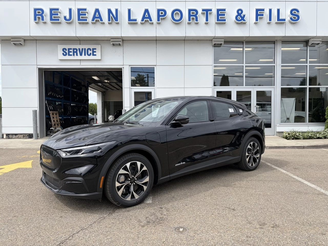 2026 Ford Mustang Mach-E SELECT https://www.st-norbertford.com/resize/b990ff35b810a3abc0cc817b2ca24889-1