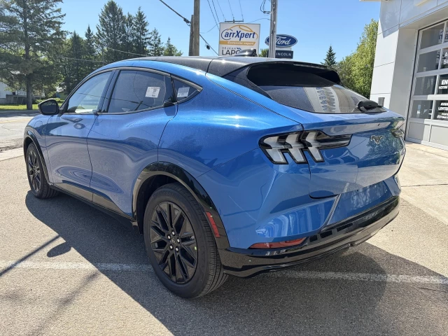 Ford Mustang Mach-E  2026