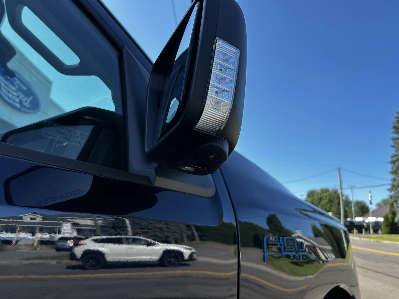 2025 Ford F-150 Lightning FLASH https://www.st-norbertford.com/resize/b990ff35b810a3abc0cc817b2ca24889-1