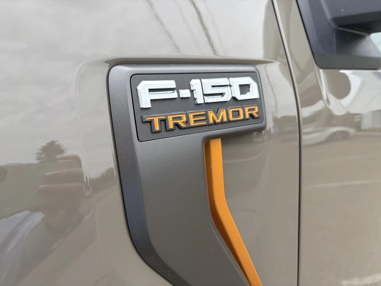 2026 Ford F-150 TREMOR ENSEMBLE REMORQUAGE TRACTION 4X4 ECOBOOST TOIT OUVRANT 401A https://www.st-norbertford.com/resize/b990ff35b810a3abc0cc817b2ca24889-1